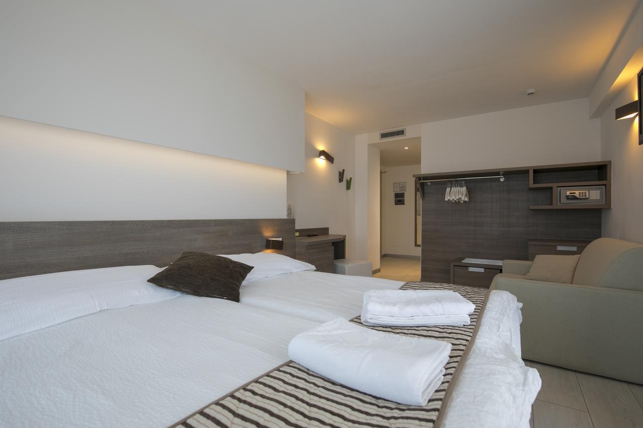 Hotel Luna Bianca Фолгария Екстериор снимка