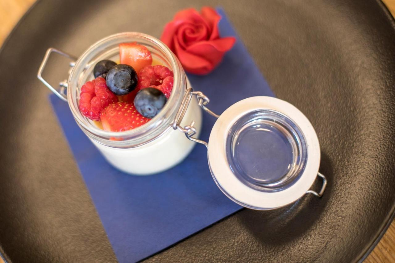 Hotel Luna Bianca Фолгария Екстериор снимка