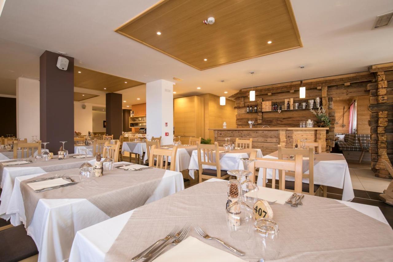 Hotel Luna Bianca Фолгария Екстериор снимка