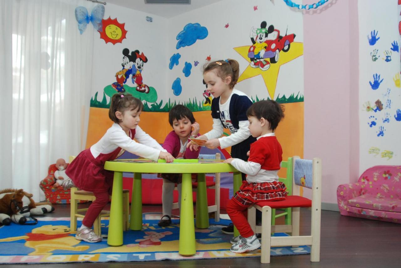 Hotel Luna Bianca Фолгария Екстериор снимка
